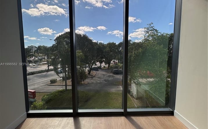 Pictures of Office property located at 21290 Biscayne Blvd # 408, Aventura, FL 33180 for lease - image #1