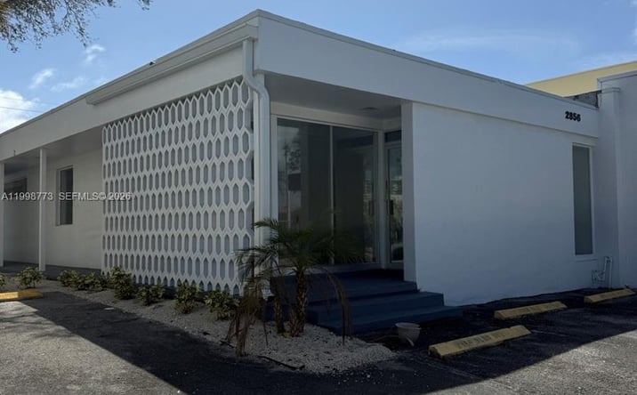 Pictures of Office property located at 2856 E Oakland Park Blvd, Fort Lauderdale, FL 33306 for lease - image #1