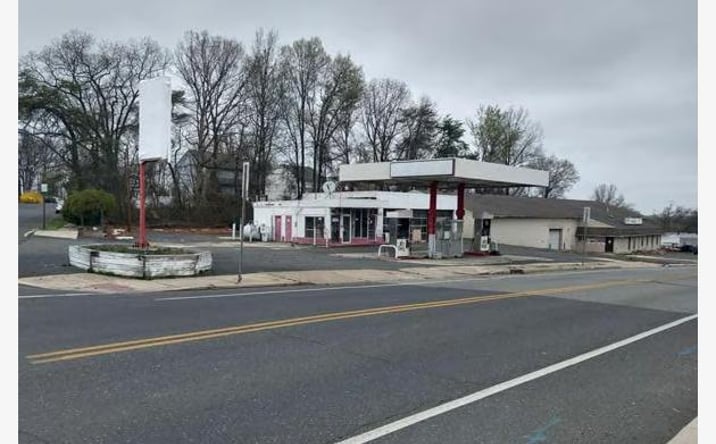 Pictures of Retail property located at 405 E Clements Bridge Rd, Runnemede, NJ 08078 for lease - image #1