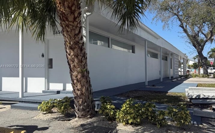 Pictures of Office property located at 2856 E Oakland Park Blvd, Fort Lauderdale, FL 33306 for lease - image #1