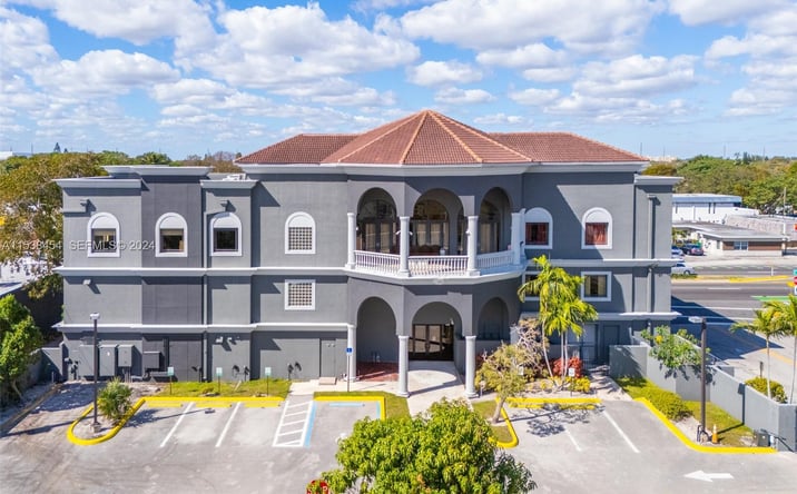 Pictures of Office property located at 2227 N Federal Hwy, Hollywood, FL 33020 for lease - image #1