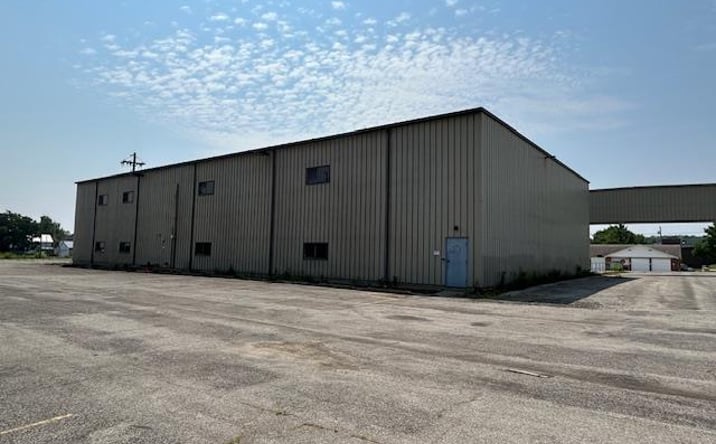 Pictures of Industrial property located at 322 Commercial Ave, Ashland, OH 44805 for lease - image #1
