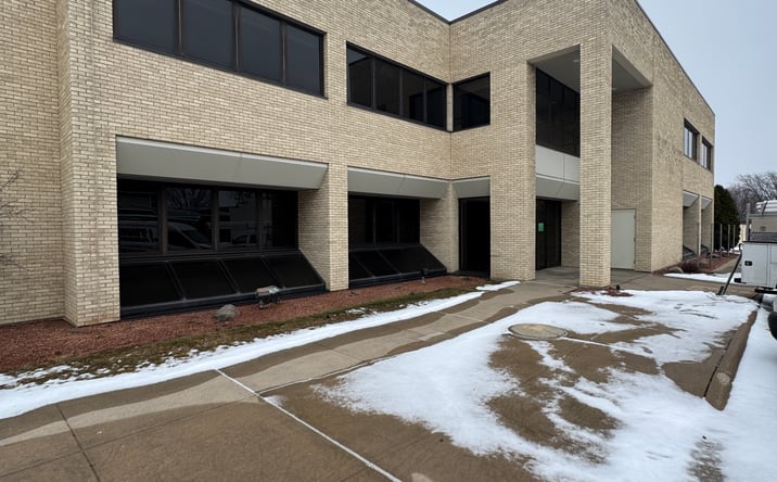 Pictures of Office property located at 2215 S Oneida St, Ashwaubenon, WI 54304 for lease - image #1