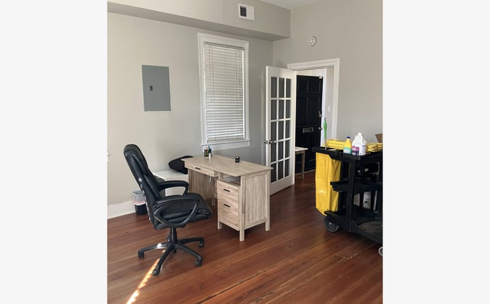 Pictures of Office, Special Purpose property located at 180 Spring St, Charleston, SC 29403 for lease - image #1