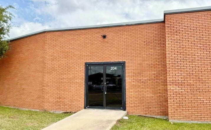 Pictures of Retail, Office, Special Purpose property located at 204 Parking Way Street, Lake Jackson, TX 77566 for lease - image #1