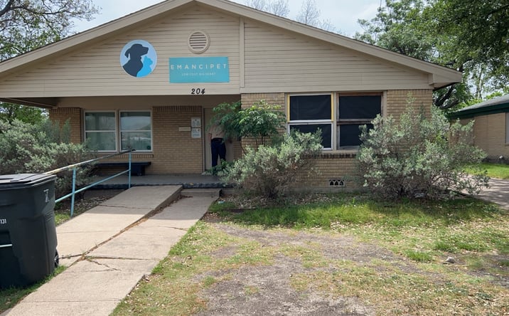 Pictures of Office property located at 204 W Avenue B, Killeen, TX 76541 for lease - image #1