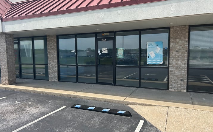 Pictures of Retail property located at 3118 Alvey Park Dr E Unit 2, Owensboro, KY 42303 for lease - image #1