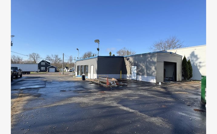 Pictures of Special Purpose, Retail, Office property located at 1015 8th St, Baraboo, WI 53913 for lease - image #1