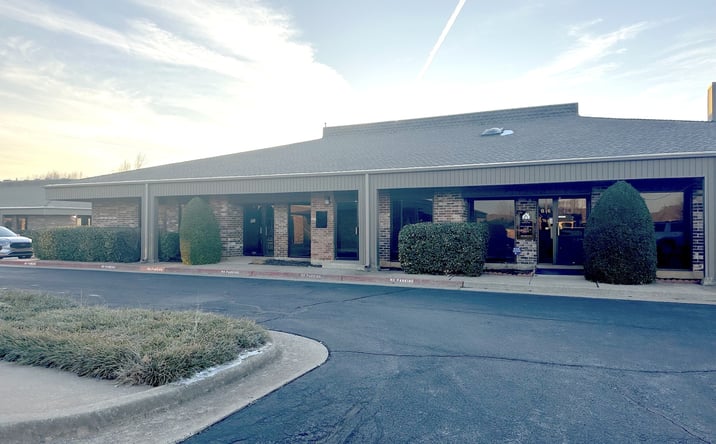 Pictures of Retail, Office property located at 11914 N Pennsylvania Ave, Oklahoma City, OK 73120 for lease - image #1