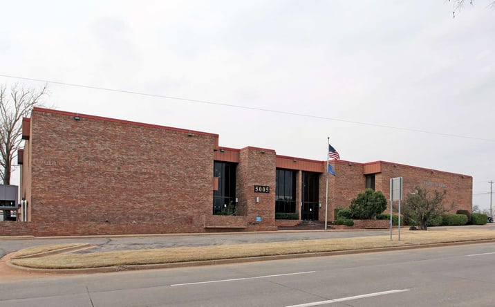 Pictures of Retail property located at 5005 N Lincoln Blvd, Oklahoma City, OK 73105 for lease - image #1