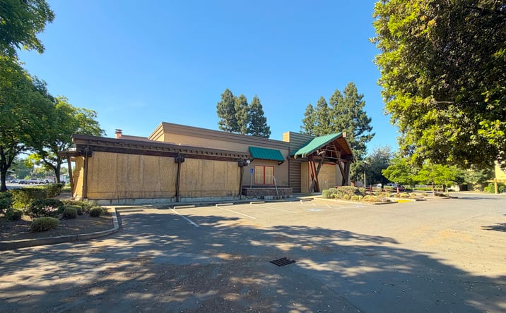 Pictures of Restaurant property located at 535 Howe Ave, Sacramento, CA 95825 for lease - image #1