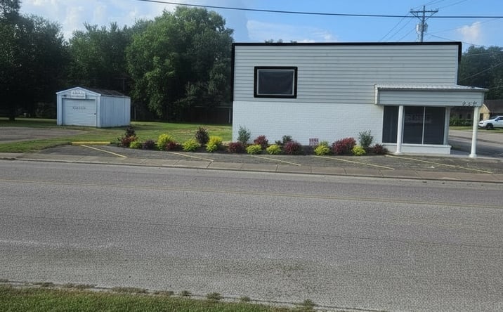Pictures of Retail, Office, Special Purpose property located at 415 W House St, Alvin, TX 77511 for lease - image #1