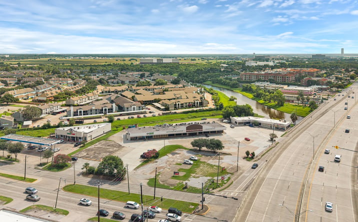 Pictures of Retail, Office, Restaurant property located at 1009 NASA Road 1, Webster, TX 77598 for lease - image #1
