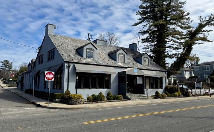 Pictures of Retail, Restaurant property located at 410 Main St, Port Washington, NY 11050 for lease - image #1
