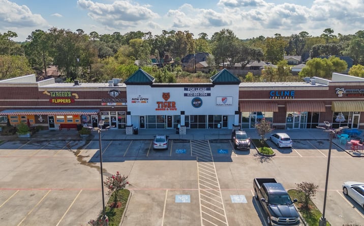 Pictures of Retail property located at 660-688 FM-517, Dickinson, TX 77539 for lease - image #1