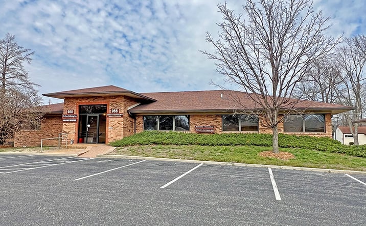 Pictures of Office property located at 2900 Frank Scott Pkwy W, Belleville, IL 62223 for lease - image #1