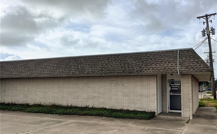 Pictures of Office property located at 333 W Broadway Ave, Portland, TX 78374 for lease - image #1