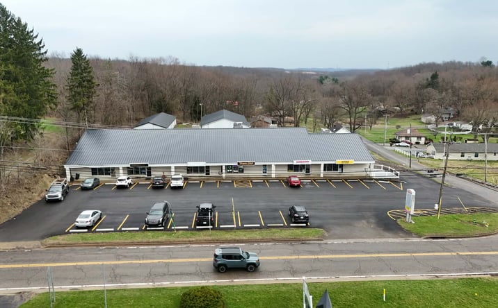 Pictures of Retail, Office, Restaurant property located at 16572 Saint Clair Avenue, East Liverpool, OH 43920 for lease - image #1