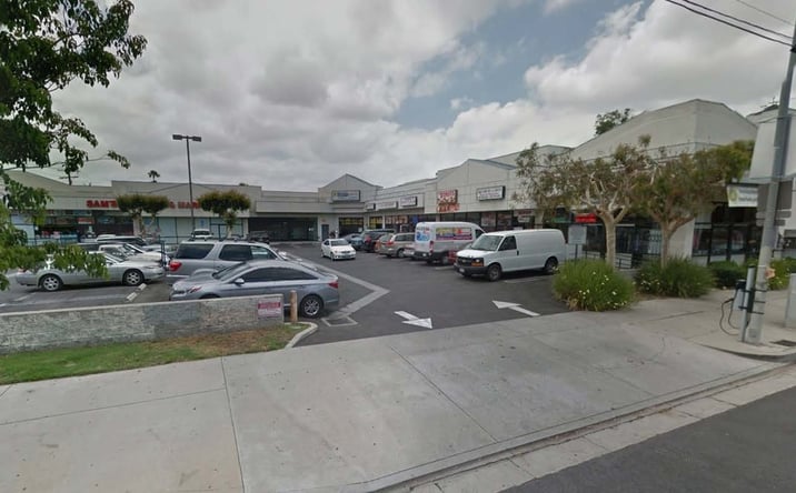 Pictures of Retail, Restaurant property located at 15705 - 15717 Vanowen Street, Los Angeles, CA 91406 for lease - image #1