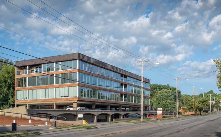 Pictures of Office property located at 601 E 63rd Street, Kansas City, MO 64110 for lease - image #1
