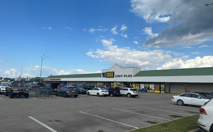 Pictures of Retail property located at 250 Cloverleaf Plaza, Van Buren, AR 72956 for lease - image #1