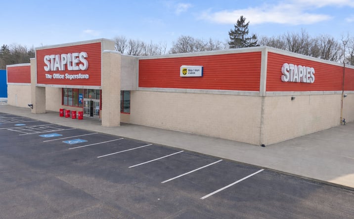 Pictures of Retail property located at 2 Plaza Drive, Auburn, NY 13021 for lease - image #1