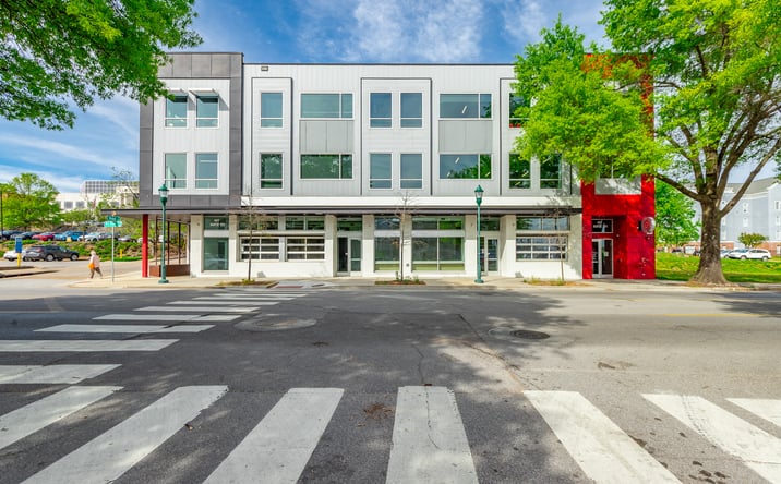 Pictures of Retail, Restaurant property located at 401 E M L King Blvd, Chattanooga, TN 37403 for lease - image #1