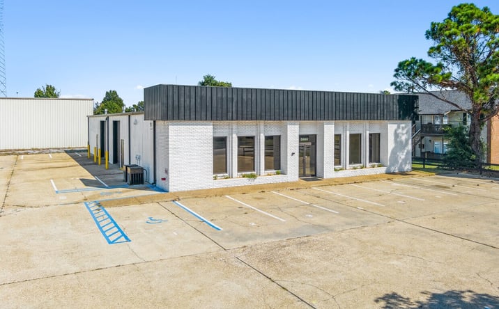 Pictures of Retail, Industrial, Office property located at 5669 Eddins Rd, Montgomery, AL 36117 for lease - image #1