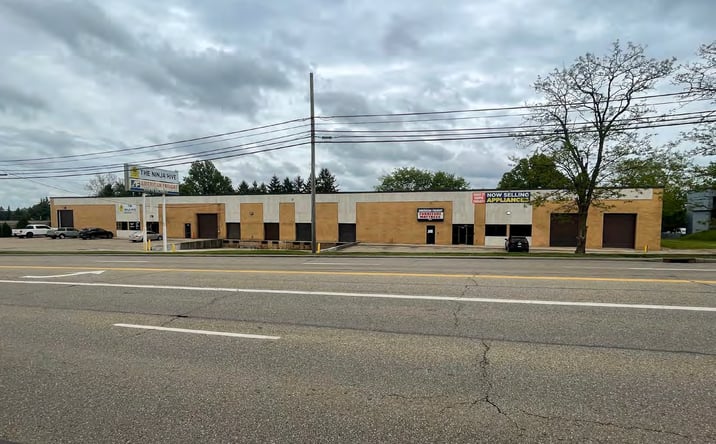 Pictures of Retail, Industrial property located at 2653-2655 S Arlington Road, Akron, OH 44319 for lease - image #1