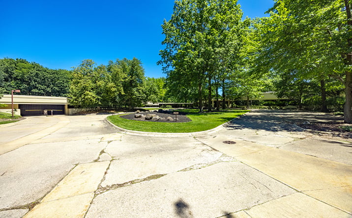 Pictures of Office property located at 28800 Clemens Road, Westlake, OH 44145 for lease - image #1