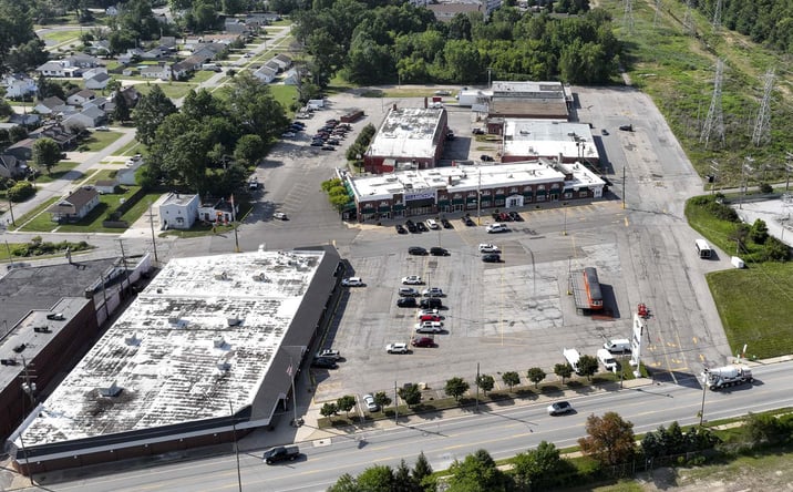 Pictures of Retail, Restaurant property located at 33473-33479 Lake Road, Avon Lake, OH 44012 for lease - image #1