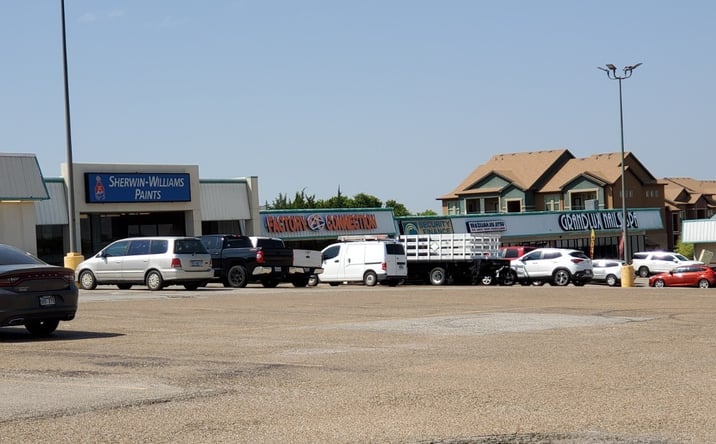 Pictures of Retail, Office, Special Purpose property located at 1203 E ENNIS AVE, ENNIS, TX 75119-5120 for lease - image #1