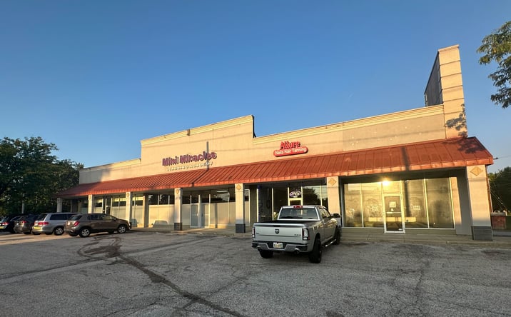 Pictures of Retail property located at 4660-4674 Ridge Road, Brooklyn, OH 44144 for lease - image #1