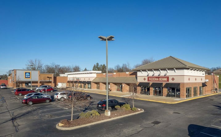 Pictures of Retail, Restaurant property located at 7301-7305 Broadview Rd, Seven Hills, OH 44131 for lease - image #1