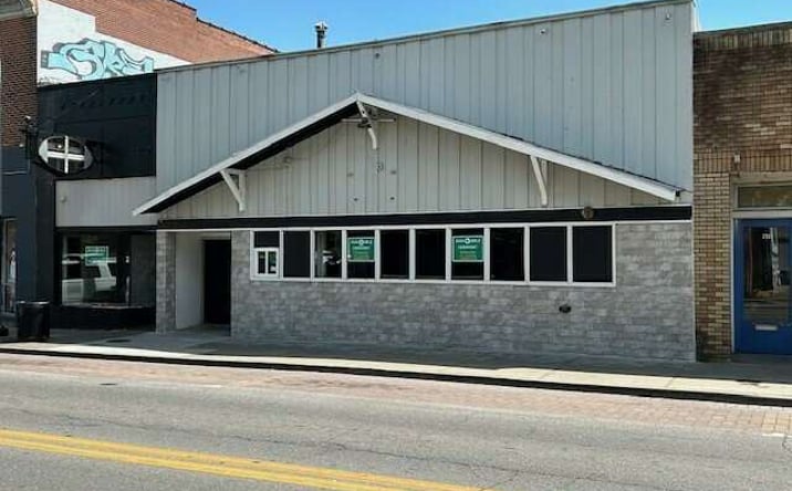 Pictures of Retail property located at 731 Broadway St, Cape Girardeau, MO 63701 for lease - image #1
