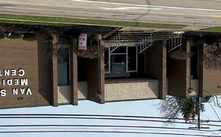 Pictures of Office property located at 5592 Broadview Rd, Parma, OH 44134 for lease - image #1