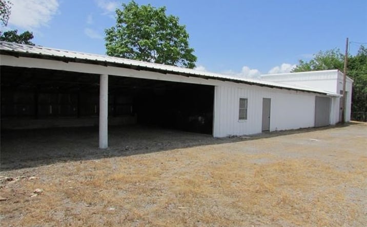 Pictures of Special Purpose property located at 1907 N 11th Street 2, Muskogee, OK 74401 for lease - image #1