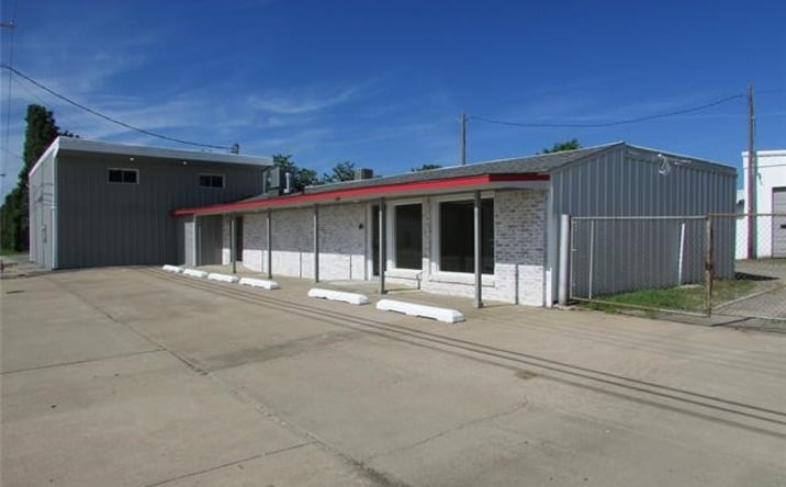 Pictures of Special Purpose property located at 1907 N 11th Street 1, Muskogee, OK 74401 for lease - image #1
