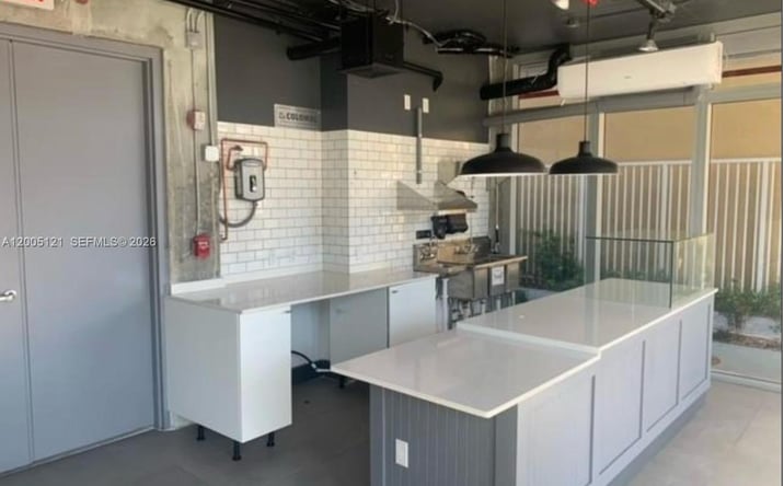 Pictures of Restaurant, Office, Retail property located at 538 Meridian Ave, Miami Beach, FL 33139 for lease - image #1
