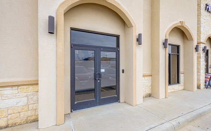 Pictures of Office property located at 302 Crossroads Loop, Laredo, TX 78045 for lease - image #1