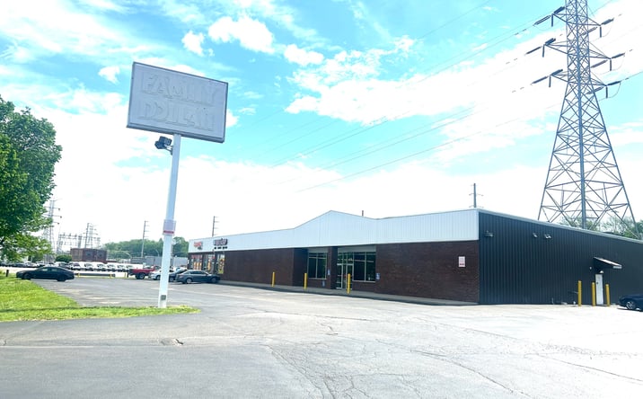 Pictures of Retail property located at 4770 Kenard Ave, Cincinnati, OH 45232 for lease - image #1