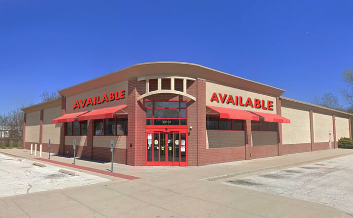 Pictures of Retail property located at 39161 North Sheridan Road, Beach Park, IL 60099 for lease - image #1