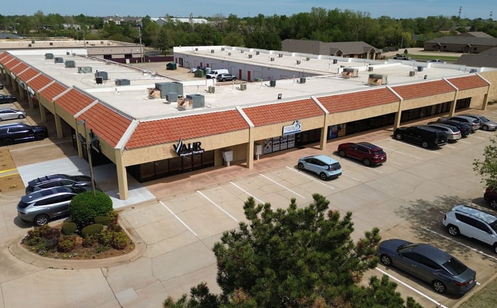 Pictures of Retail property located at 1700 S Kelly Ave, Edmond, OK 73013 for lease - image #1