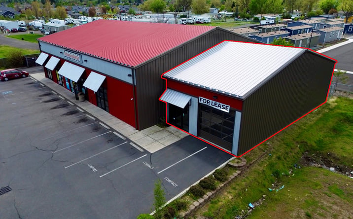 Pictures of Retail property located at 806 S Pacific Hwy, Talent, OR 97540 for lease - image #1