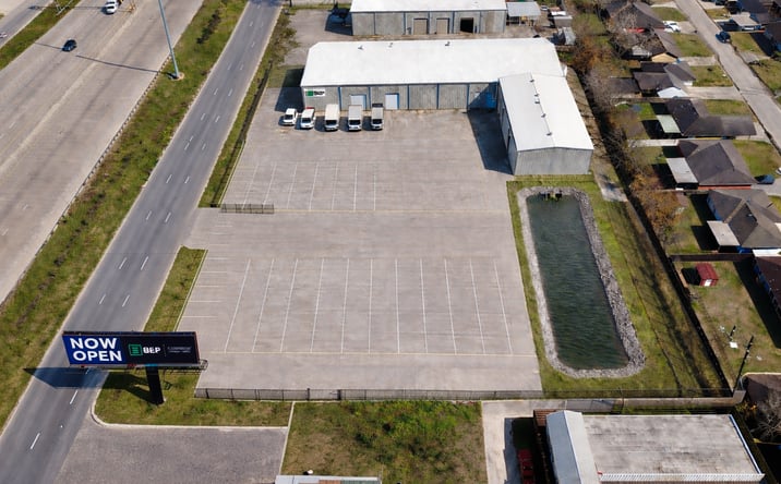 Pictures of Industrial property located at 3214 Pasadena Fwy, Pasadena, TX 77503 for lease - image #1