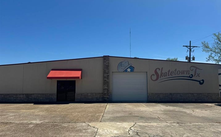 Pictures of Retail, Industrial, Special Purpose property located at 2650 HWY 12, VIDOR, TX 77662 for lease - image #1