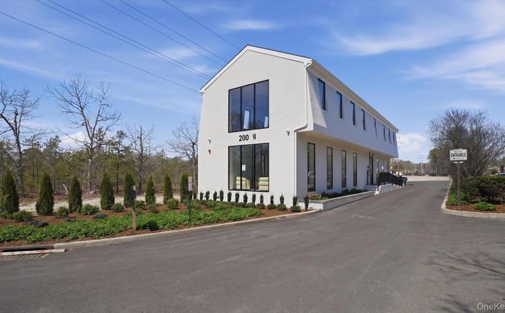 Pictures of Retail, Office property located at 200 W Montauk Highway 1st Floor Unit 1B, Southampton, NY 11946 for lease - image #1