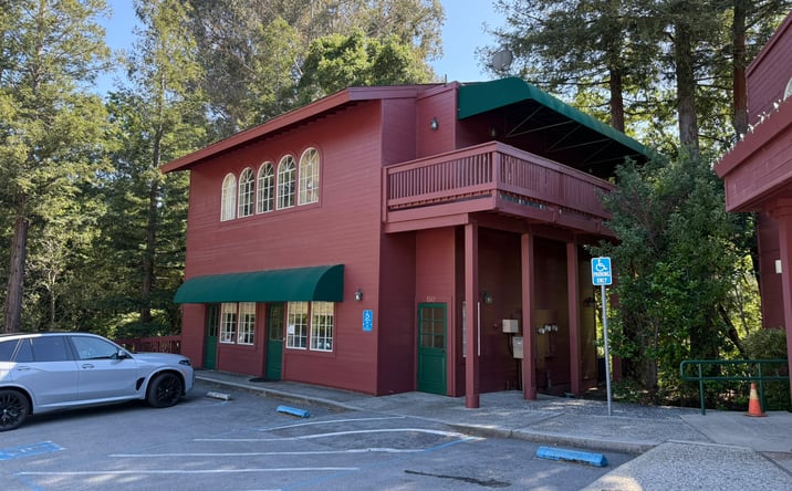 Pictures of Retail, Office, Restaurant property located at 2995 Woodside Road, Woodside, CA 94062 for lease - image #1