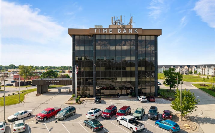 Pictures of Office property located at 2550 Middle Rd Unit 402, Bettendorf, IA 52722 for lease - image #1
