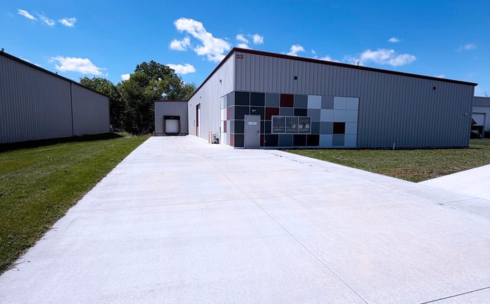 Pictures of Industrial property located at 4001 LOWELL CIR, LINCOLN, NE 68502-5503 for lease - image #1